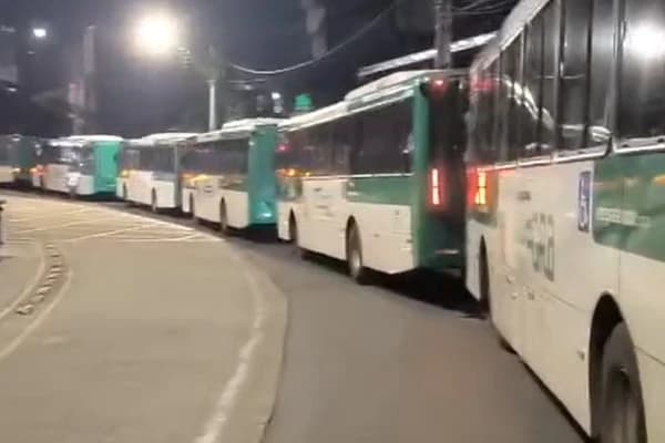 Agressão a motorista causa paralisação no terminal da Lapa