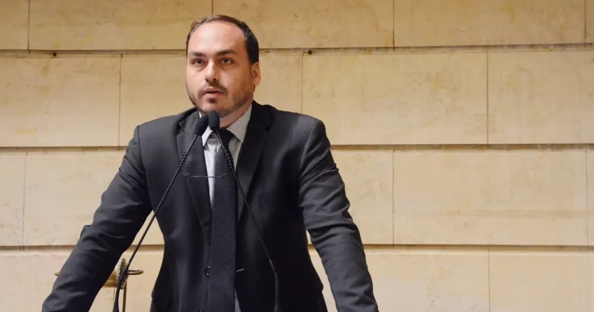 Foto Carlos Bolsonaro renuncia mandato de vereador e irá disputar vaga no Senado