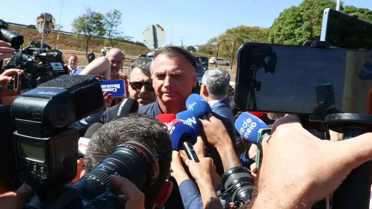 Bolsonaro segue como líder da direita no Brasil, revela pesquisa Ipespe