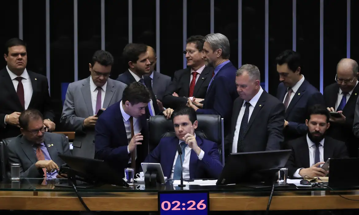 deputados durante votação da PEC da blindagem