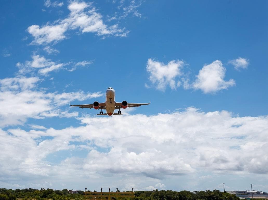 Foto Bahia amplia malha aérea com novos voos para Salvador e Ilhéus